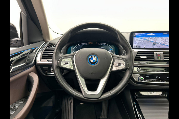 BMW iX3 Executive 80 kWh Trekhaak Pano/dak Leder Apple/Carplay BMW iX3 Executive 80 kWh Trekhaak Pano/dak Leder Apple/Carplay