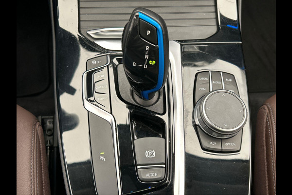 BMW iX3 Executive 80 kWh Trekhaak Pano/dak Leder Apple/Carplay BMW iX3 Executive 80 kWh Trekhaak Pano/dak Leder Apple/Carplay