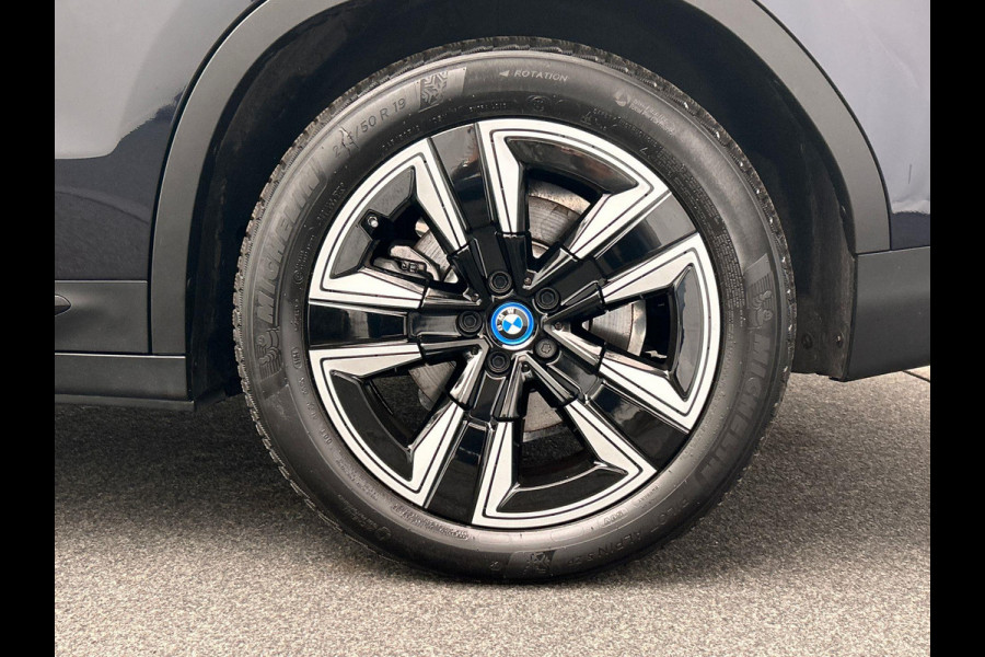 BMW iX3 Executive 80 kWh Trekhaak Pano/dak Leder Apple/Carplay BMW iX3 Executive 80 kWh Trekhaak Pano/dak Leder Apple/Carplay