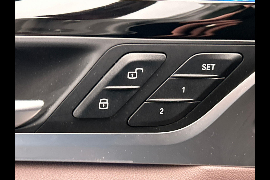 BMW iX3 Executive 80 kWh Trekhaak Pano/dak Leder Apple/Carplay BMW iX3 Executive 80 kWh Trekhaak Pano/dak Leder Apple/Carplay