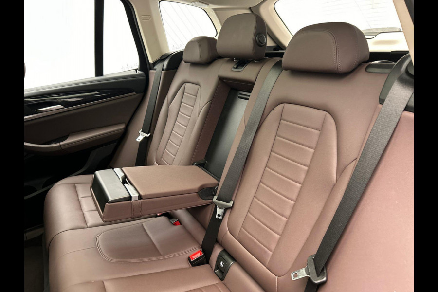 BMW iX3 Executive 80 kWh Trekhaak Pano/dak Leder Apple/Carplay BMW iX3 Executive 80 kWh Trekhaak Pano/dak Leder Apple/Carplay