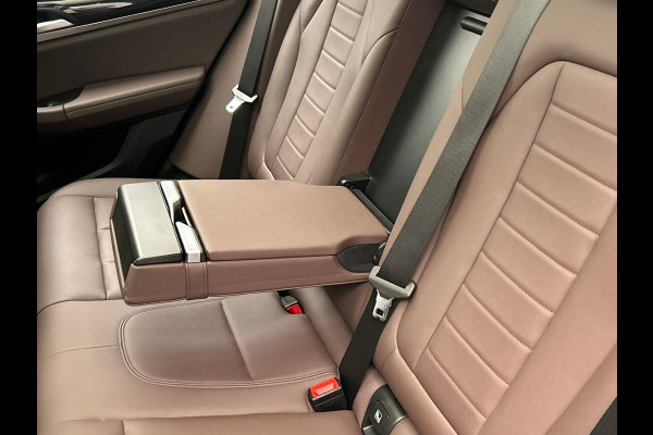 BMW iX3 Executive 80 kWh Trekhaak Pano/dak Leder Apple/Carplay BMW iX3 Executive 80 kWh Trekhaak Pano/dak Leder Apple/Carplay
