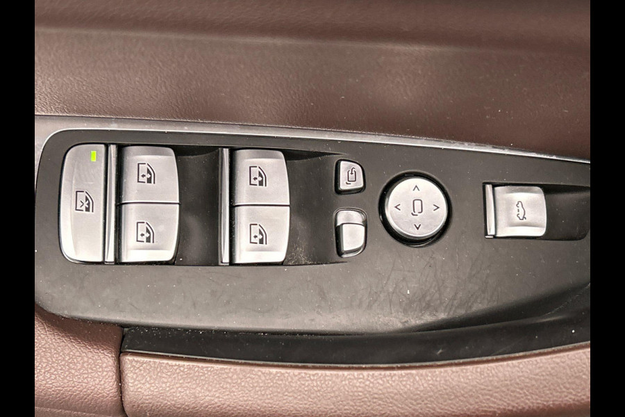 BMW iX3 Executive 80 kWh Trekhaak Pano/dak Leder Apple/Carplay BMW iX3 Executive 80 kWh Trekhaak Pano/dak Leder Apple/Carplay