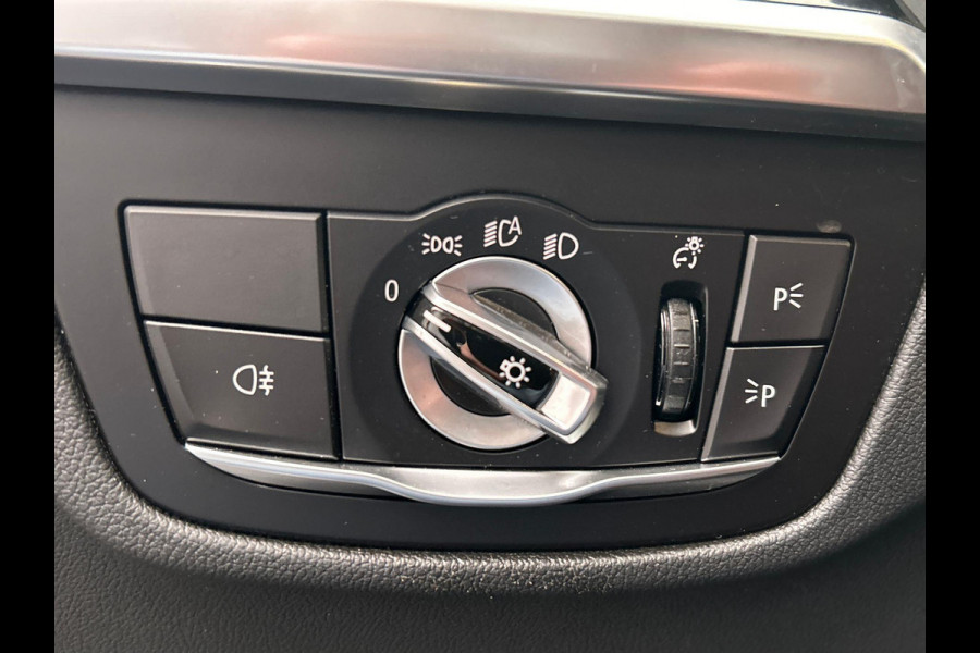 BMW iX3 Executive 80 kWh Trekhaak Pano/dak Leder Apple/Carplay BMW iX3 Executive 80 kWh Trekhaak Pano/dak Leder Apple/Carplay