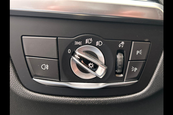 BMW iX3 Executive 80 kWh Trekhaak Pano/dak Leder Apple/Carplay BMW iX3 Executive 80 kWh Trekhaak Pano/dak Leder Apple/Carplay