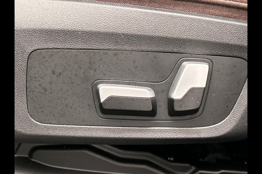 BMW iX3 Executive 80 kWh Trekhaak Pano/dak Leder Apple/Carplay BMW iX3 Executive 80 kWh Trekhaak Pano/dak Leder Apple/Carplay