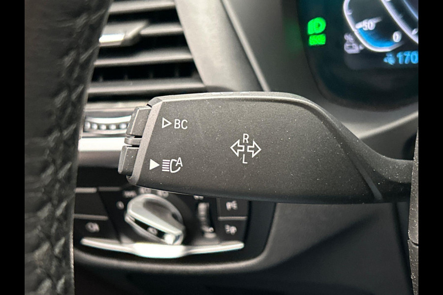 BMW iX3 Executive 80 kWh Trekhaak Pano/dak Leder Apple/Carplay BMW iX3 Executive 80 kWh Trekhaak Pano/dak Leder Apple/Carplay