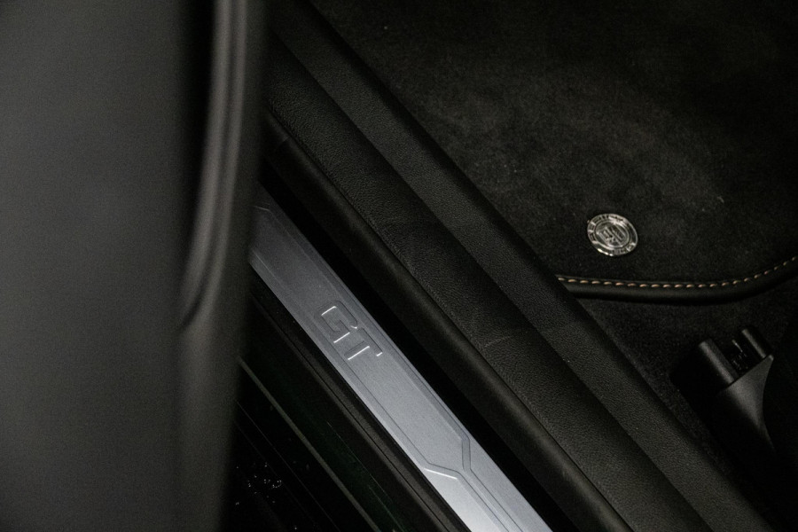 Alpina B4 GT Gran Coupe *Nr. 50 / Brewster Green / Schuif-/kanteldak / Harman Kardon / Standverwarming / Keyless / HUD / Surround-View*