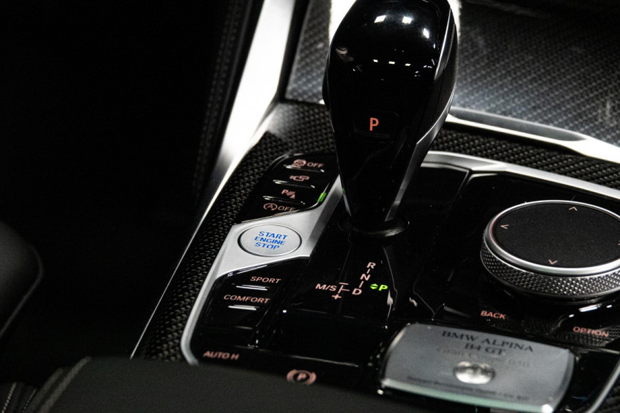 Alpina B4 GT Gran Coupe *Nr. 50 / Brewster Green / Schuif-/kanteldak / Harman Kardon / Standverwarming / Keyless / HUD / Surround-View*
