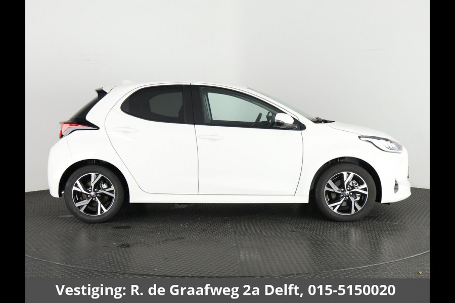 Toyota Yaris 1.5 Hybrid Dynamic Luxury | DEMO | Stuur- & Stoelverwarming | Camera | Apple Carplay & Android auto |