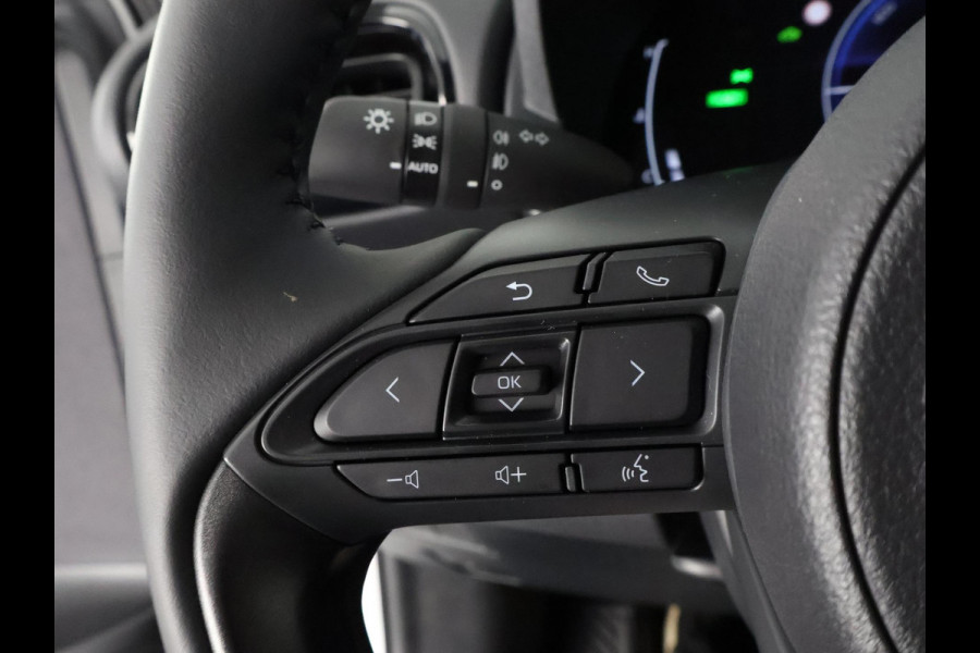 Toyota Yaris 1.5 Hybrid Dynamic Luxury | DEMO | Stuur- & Stoelverwarming | Camera | Apple Carplay & Android auto |