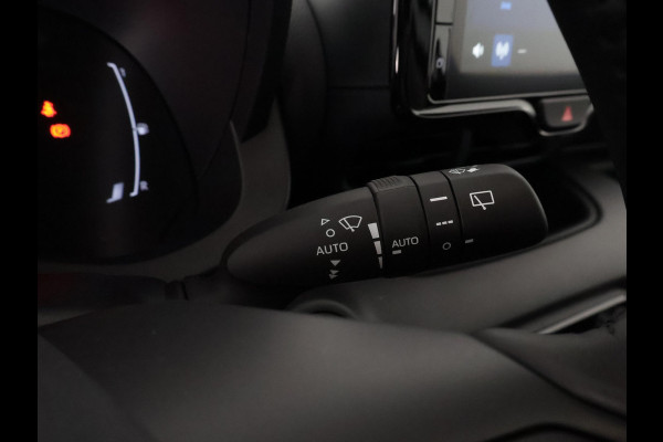 Toyota Yaris 1.5 Hybrid Dynamic Luxury | DEMO | Stuur- & Stoelverwarming | Camera | Apple Carplay & Android auto |