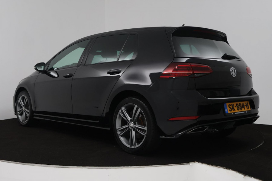 Volkswagen Golf 1.0 TSI Highline Business R (DIGITALE COCKPIT, STOELVERWARMING, PARKEERSENSOREN, CRUISE CONTROL ADAPTIEF)