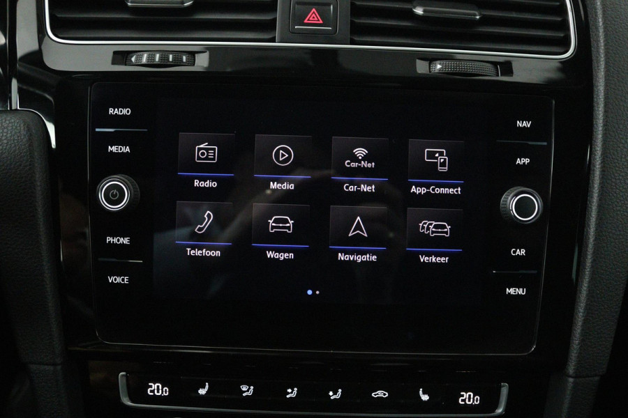 Volkswagen Golf 1.0 TSI Highline Business R (DIGITALE COCKPIT, STOELVERWARMING, PARKEERSENSOREN, CRUISE CONTROL ADAPTIEF)