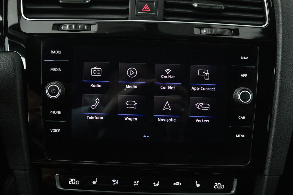 Volkswagen Golf 1.0 TSI Highline Business R (DIGITALE COCKPIT, STOELVERWARMING, PARKEERSENSOREN, CRUISE CONTROL ADAPTIEF)