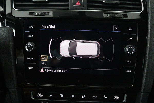 Volkswagen Golf 1.0 TSI Highline Business R (DIGITALE COCKPIT, STOELVERWARMING, PARKEERSENSOREN, CRUISE CONTROL ADAPTIEF)