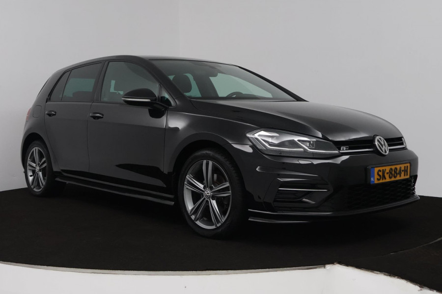 Volkswagen Golf 1.0 TSI Highline Business R (DIGITALE COCKPIT, STOELVERWARMING, PARKEERSENSOREN, CRUISE CONTROL ADAPTIEF)