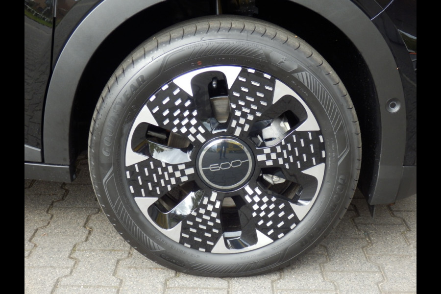 Fiat 600 100pk Hybride | La Prima | Automaat | Massagestoel |