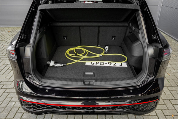 Volkswagen Tiguan 1.5 eHybrid R-Line Pano HUD ACC Trekhaak