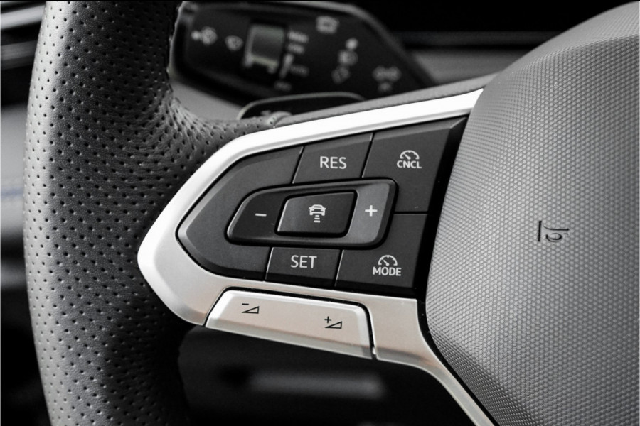 Volkswagen Tiguan 1.5 eHybrid R-Line Pano HUD ACC Trekhaak