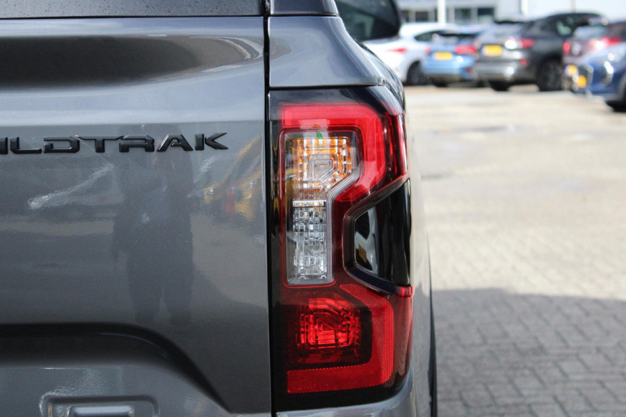 Ford Ranger 2.3 PHEV Wildtrak Double Cab 281pk | 0,99% Rentactie |  ZUID | 5 persoons! | Technology Pack Plus Trailer | Cargo Area Pack | Power Rollertop | Prijs excl. BTW incl. BPM | laadkabel mode 3 16A