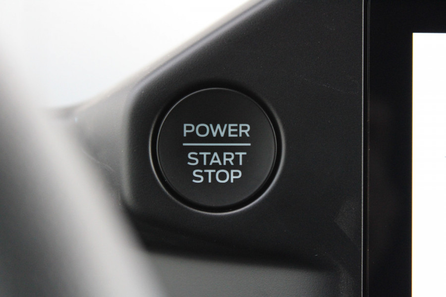 Ford Transit Custom 320 2.0 TDCI L2H1 Trend 136pk - Carplay - Android - LED koplampen - Stoelverwarming - 70l tank - Rijklaar