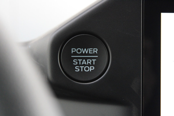 Ford Transit Custom 320 2.0 TDCI L2H1 Trend 136pk - Carplay - Android - LED koplampen - Stoelverwarming - 70l tank - Rijklaar