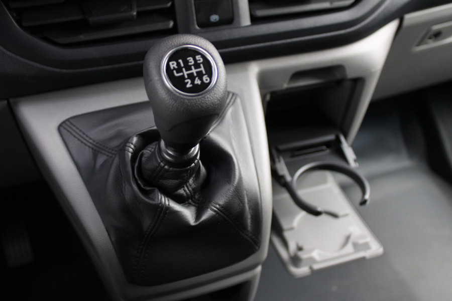 Ford Transit Custom 320 2.0 TDCI L2H1 Trend 136pk - Carplay - Android - LED koplampen - Stoelverwarming - 70l tank - Rijklaar