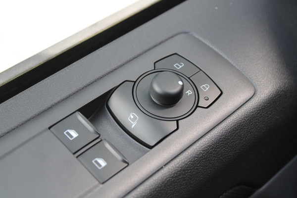 Ford Transit Custom 320 2.0 TDCI L2H1 Trend 150pk - Bijrijdersstoel 1+1 - Carplay - Camera - Android - LED koplampen - Stoelverwarming - 70l tank -