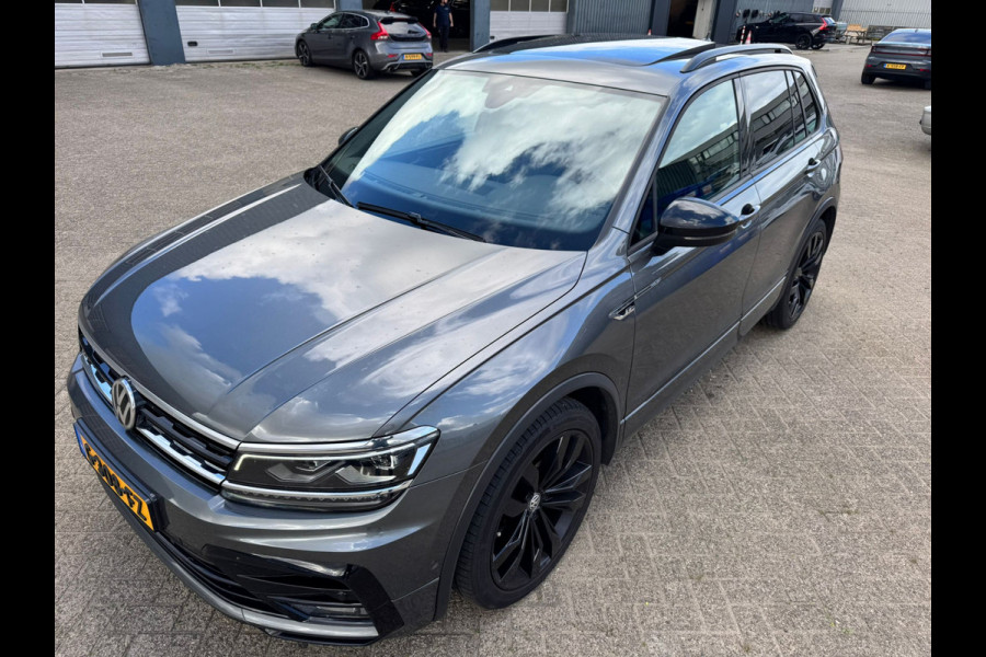 Volkswagen Tiguan 1.5 TSI ACT Highline Business R-Line | Pano | Trekhaak | Leder | Virtual cockpit | Nieuwstaat |