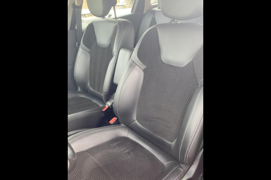 Renault Clio Estate 0.9 TCe Intens Keyless/ Premium Sound/ Clima/ Cruise/ Navi