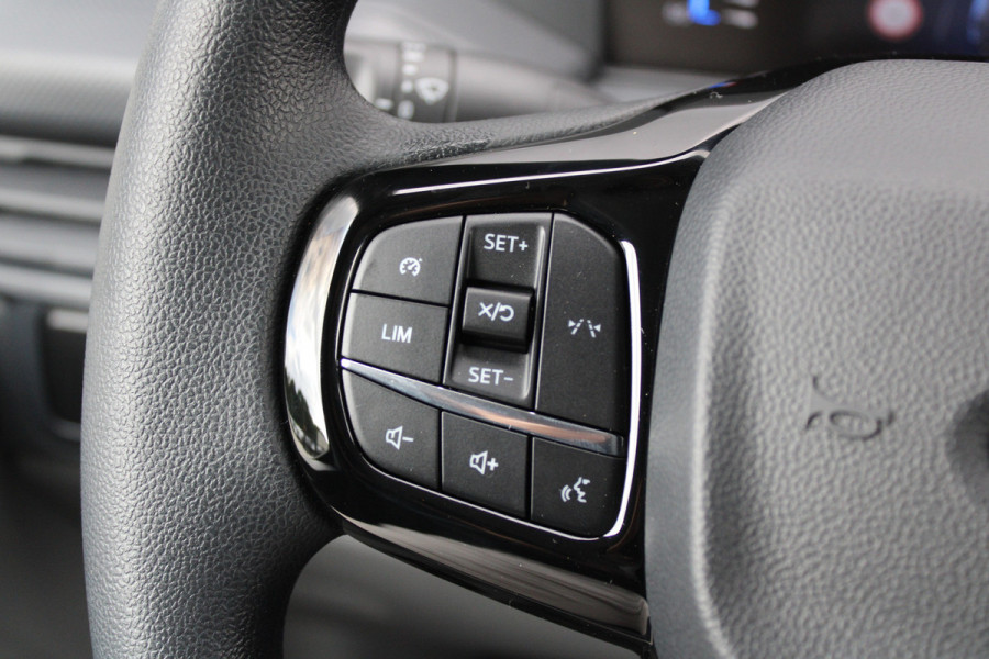 Ford Transit Custom 300 2.0 TDCI L2H1 Trend 136pk - Carplay - Android - LED koplampen - Stoelverwarming - 70l tank - Rijklaar