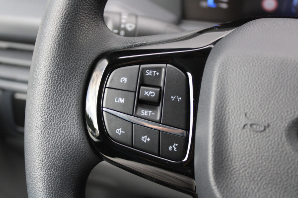 Ford Transit Custom 300 2.0 TDCI L2H1 Trend 136pk - Carplay - Android - LED koplampen - Stoelverwarming - 70l tank - Rijklaar