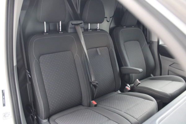 Ford Transit Custom 300 2.0 TDCI L2H1 Trend 136pk - Carplay - Android - LED koplampen - Stoelverwarming - 70l tank - Rijklaar