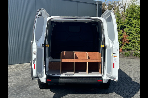 Ford Transit Custom 300 2.0 TDCI 130 PK AUTOMAAT / L2H1 / 1e EIG. / ADAPT CRUISE / AIRCO / CAMERA / NAVI / 3-ZITS