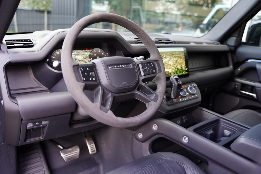 Land Rover Defender 110 P 525 V 8 Black Edition