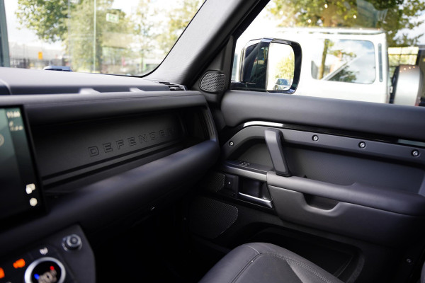 Land Rover Defender 110 P 525 V 8 Black Edition