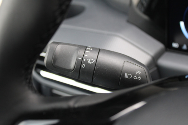 Ford Transit Custom 320 2.0 TDCI L2H1 Limited DC 150pk - Trekhaak - ACC - Navi - Blind Spot - Stoel/Stuurverwarming - Carplay - Rijklaar Ford Transit Custom 320 2.0 TDCI L2H1 Limited DC 150pk - Trekhaak - ACC - Navi - Blind Spot - Stoel/Stuurverwarming - Carplay - Rijklaar