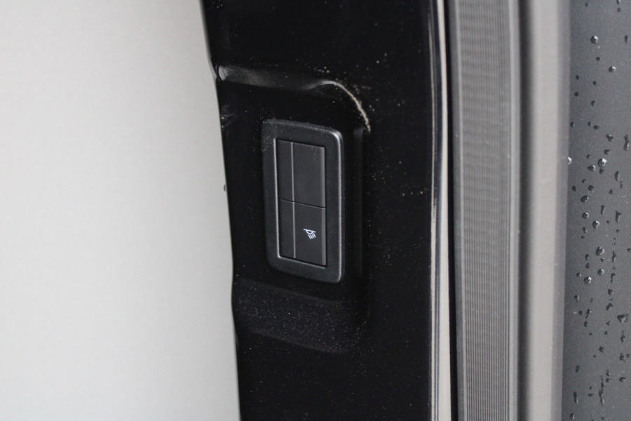 Ford Transit Custom 320 2.0 TDCI L2H1 Limited DC 150pk - Trekhaak - ACC - Navi - Blind Spot - Stoel/Stuurverwarming - Carplay - Rijklaar Ford Transit Custom 320 2.0 TDCI L2H1 Limited DC 150pk - Trekhaak - ACC - Navi - Blind Spot - Stoel/Stuurverwarming - Carplay - Rijklaar