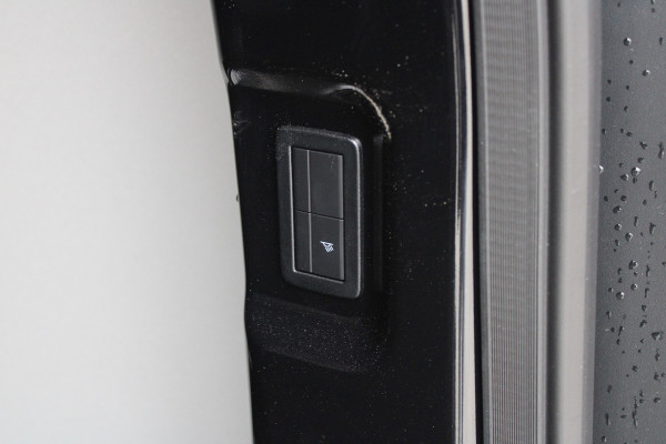 Ford Transit Custom 320 2.0 TDCI L2H1 Limited DC 150pk - Trekhaak - ACC - Navi - Blind Spot - Stoel/Stuurverwarming - Carplay - Rijklaar Ford Transit Custom 320 2.0 TDCI L2H1 Limited DC 150pk - Trekhaak - ACC - Navi - Blind Spot - Stoel/Stuurverwarming - Carplay - Rijklaar