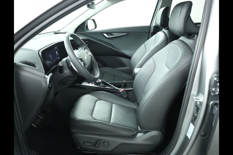Kia Niro 1.6 GDi PHEV DynamicPlusLine - 1300kg trekgewicht - - Navigatie - Climate Control - Achteruitrij camera - Stoel ventilatie - Stoel/Stuurverwarming - Automatische achterklep Fabrieksgarantie tot 12-2029