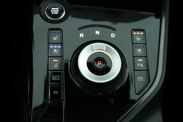 Kia Niro 1.6 GDi PHEV DynamicPlusLine - 1300kg trekgewicht - - Navigatie - Climate Control - Achteruitrij camera - Stoel ventilatie - Stoel/Stuurverwarming - Automatische achterklep Fabrieksgarantie tot 12-2029