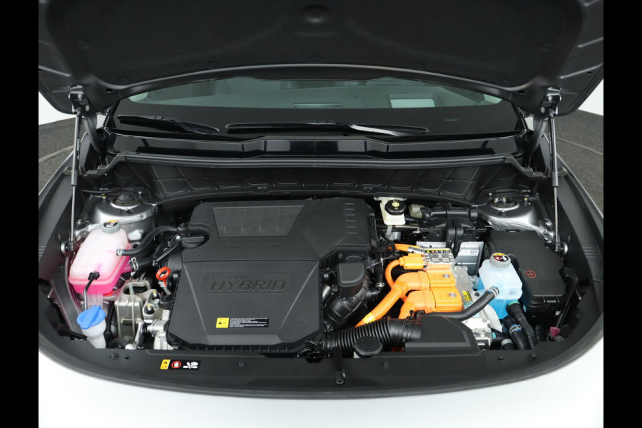 Kia Niro 1.6 GDi PHEV DynamicPlusLine - 1300kg trekgewicht - - Navigatie - Climate Control - Achteruitrij camera - Stoel ventilatie - Stoel/Stuurverwarming - Automatische achterklep Fabrieksgarantie tot 12-2029
