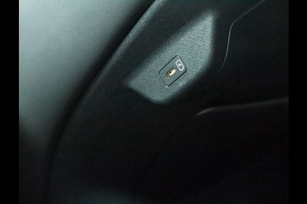 Kia Niro 1.6 GDi PHEV DynamicPlusLine - 1300kg trekgewicht - - Navigatie - Climate Control - Achteruitrij camera - Stoel ventilatie - Stoel/Stuurverwarming - Automatische achterklep Fabrieksgarantie tot 12-2029