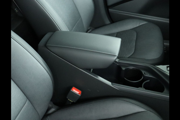 Kia Niro 1.6 GDi PHEV DynamicPlusLine - 1300kg trekgewicht - - Navigatie - Climate Control - Achteruitrij camera - Stoel ventilatie - Stoel/Stuurverwarming - Automatische achterklep Fabrieksgarantie tot 12-2029