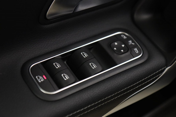 Mercedes-Benz CLA-Klasse AMG 35 4MATIC Premium Plus / PANO/CARPLAY/HK/360CAM/VOL