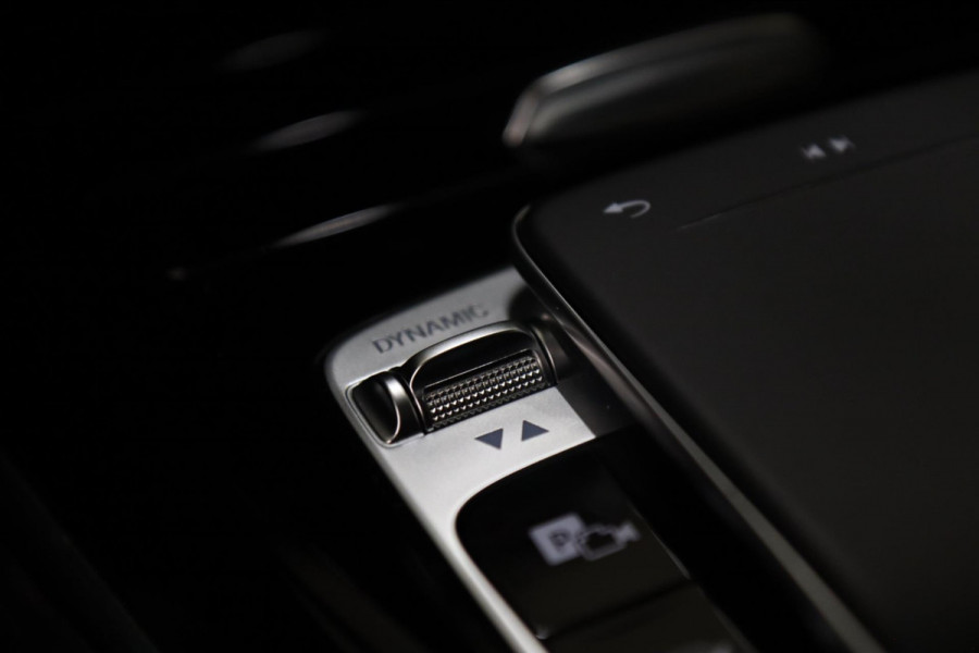 Mercedes-Benz CLA-Klasse AMG 35 4MATIC Premium Plus / PANO/CARPLAY/HK/360CAM/VOL
