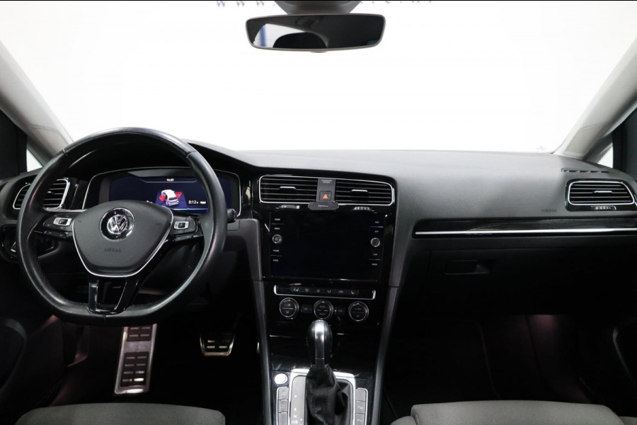 Volkswagen Golf 1.5 TSI R-Line LED/VIRTUAL/SFEER/PANORAMADAK/HALF LEER+STUUR+S.VERWARMING/18" LMV/CAM/ACC/ECC/12 MDN GARANTIE!