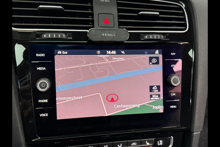 Volkswagen Golf 1.5 TSI R-Line LED/VIRTUAL/SFEER/PANORAMADAK/HALF LEER+STUUR+S.VERWARMING/18" LMV/CAM/ACC/ECC/12 MDN GARANTIE!