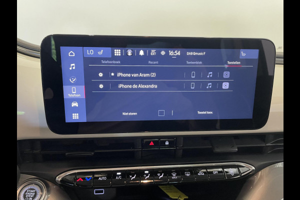 Fiat 500E Comfort Style 3+1 42 kWh 244km actieradius Navigatie Apple Carplay/Android Auto Camera Parkeersensoren Blind Spot Assist Stoelverwarming Lichtmetalen velgen Ledverlichting Climate Control